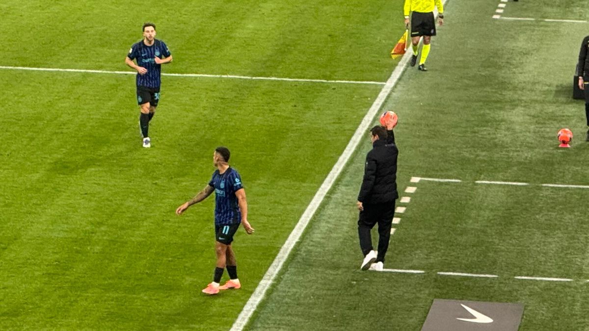 Chivu la Inter - Venezia, monitorizat 90 minute