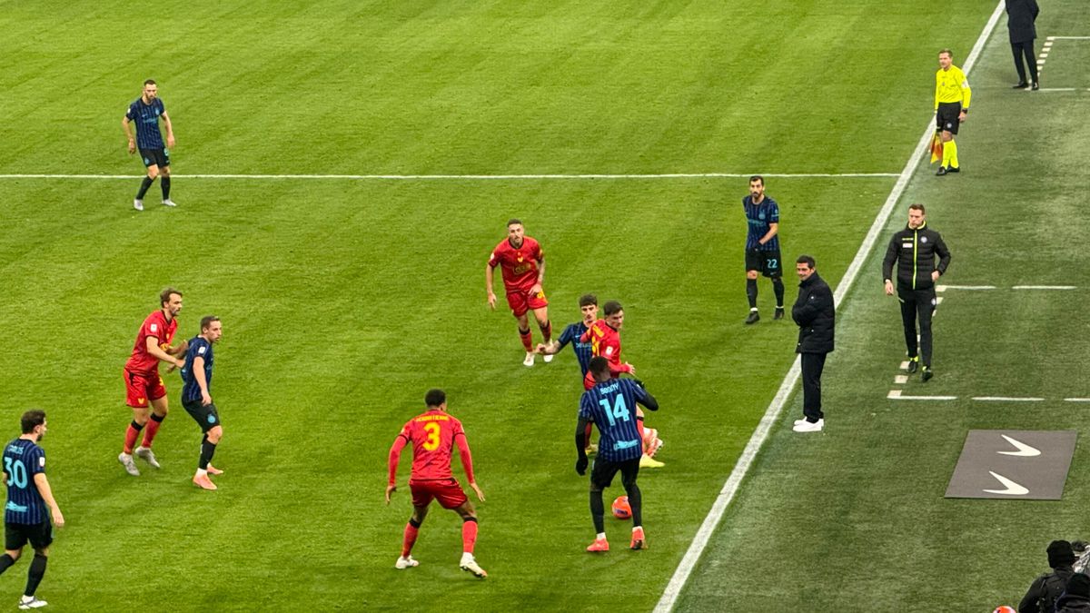 Chivu la Inter - Venezia, monitorizat 90 minute