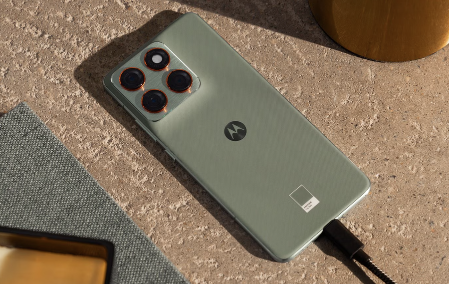 Motorola Edge 70 redefinește experiența unui meci de fotbal: imagini perfecte, baterie de top, finisaj premium. Moto AI - asistentul perfect în orice moment