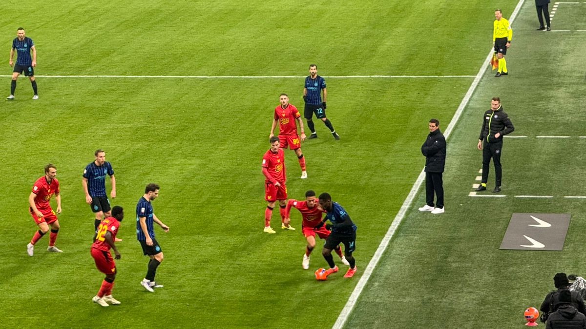 Chivu la Inter - Venezia, monitorizat 90 minute