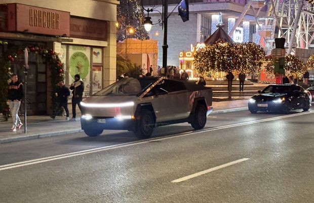 Mașina INTERZISĂ în Europa a fost văzută pe străzile din România » Rumoare în online: „A venit să o încarce la pomul de Crăciun”