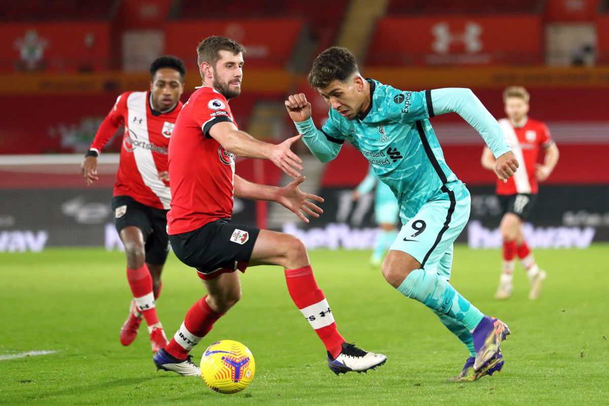 Imaginea serii în sport: Hasenhuttl, în genunchi lângă Klopp, plângând după victoria cu Liverpool! Southampton a stabilit un record în Premier League