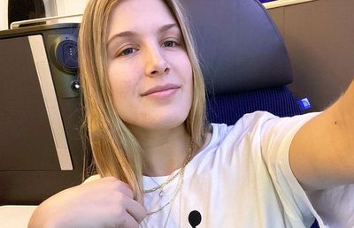 Bouchard a povestit ce a pățit în avion: „Asta m-a întrebat, de parcă nu era suficient de jenant”