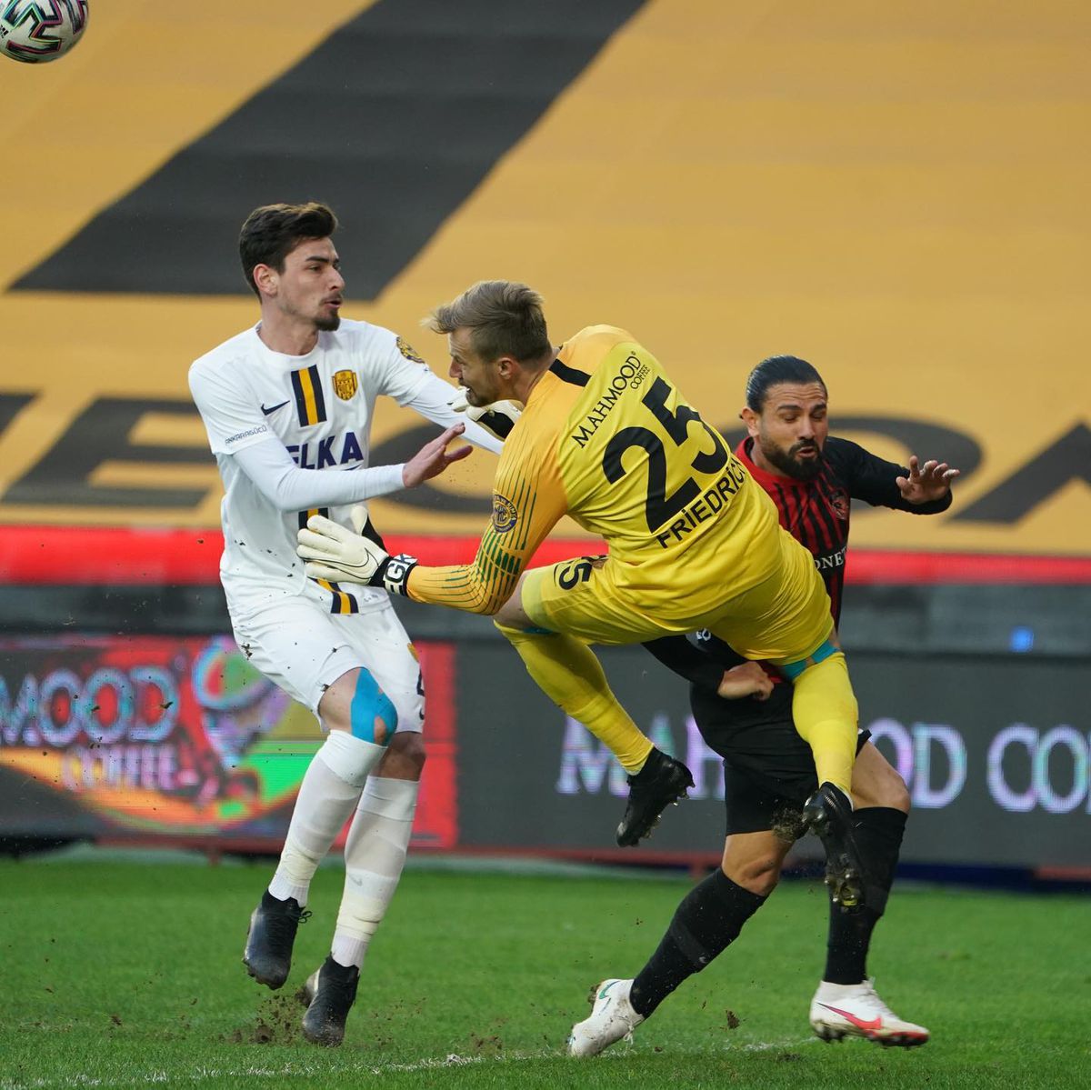 GAZIANTEP - ANKARUGUCU 2-0. Marius Șumudică e lider în Turcia! Alex Maxim a marcat din nou pentru Gaziantep