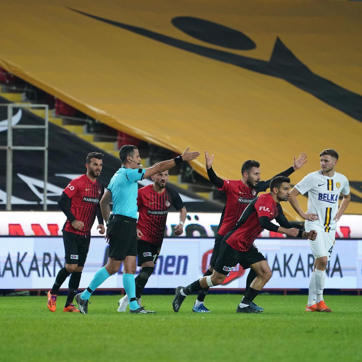 GAZIANTEP - ANKARUGUCU 2-0. Marius Șumudică e lider în Turcia! Alex Maxim a marcat din nou pentru Gaziantep