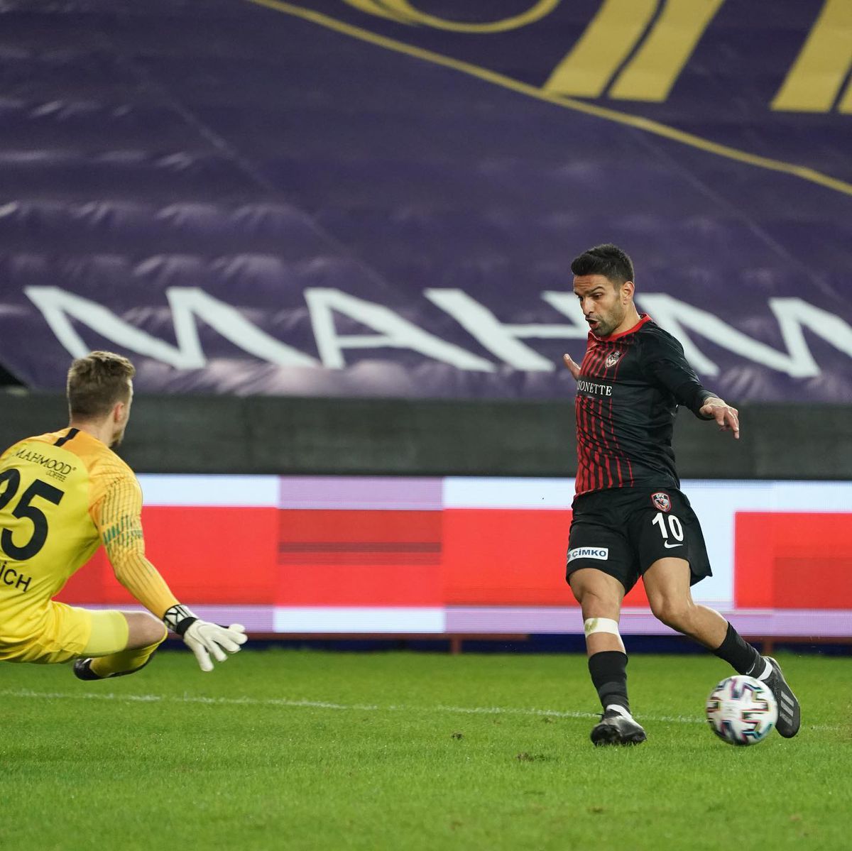 GAZIANTEP - ANKARUGUCU 2-0. Marius Șumudică e lider în Turcia! Alex Maxim a marcat din nou pentru Gaziantep