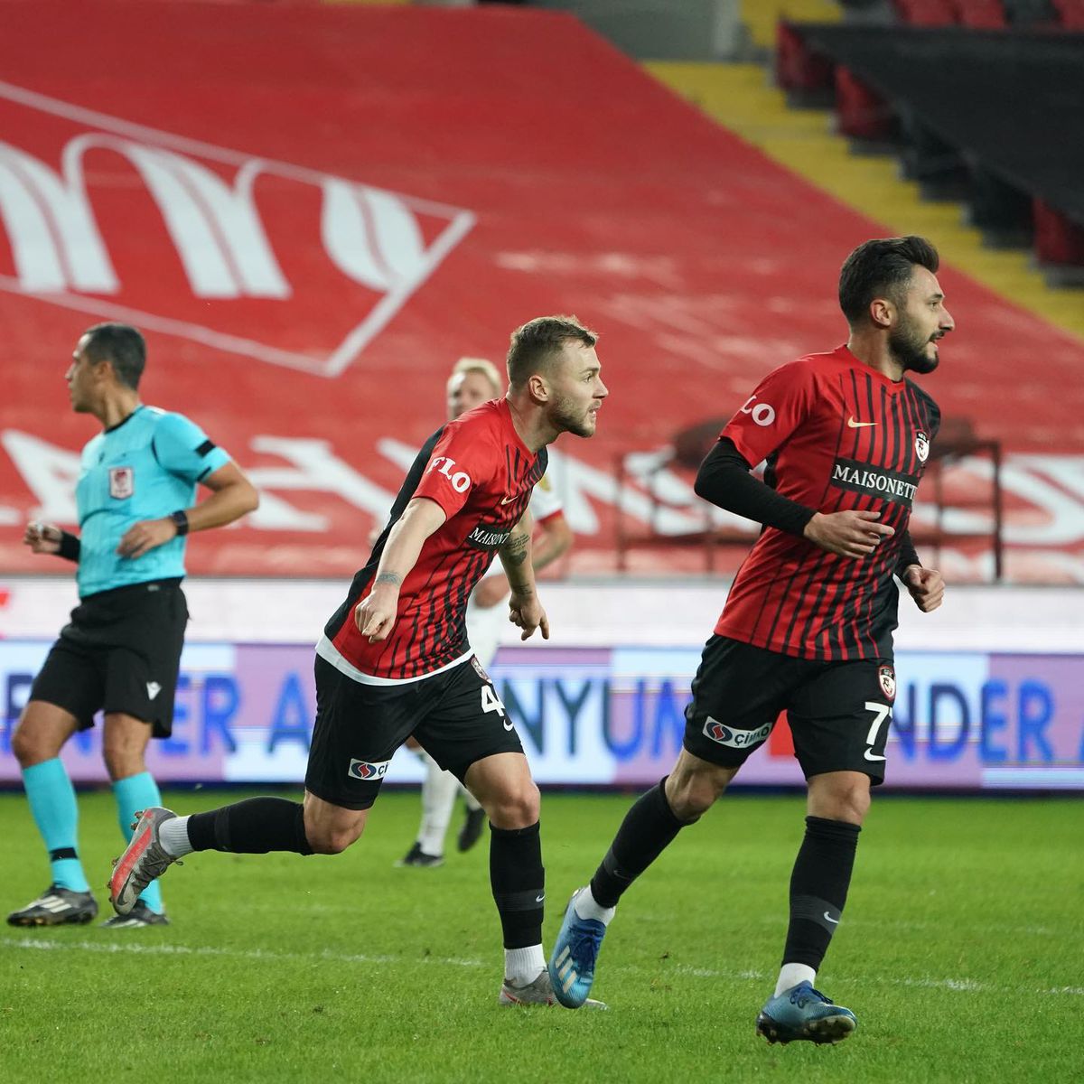 GAZIANTEP - ANKARUGUCU 2-0. Marius Șumudică e lider în Turcia! Alex Maxim a marcat din nou pentru Gaziantep