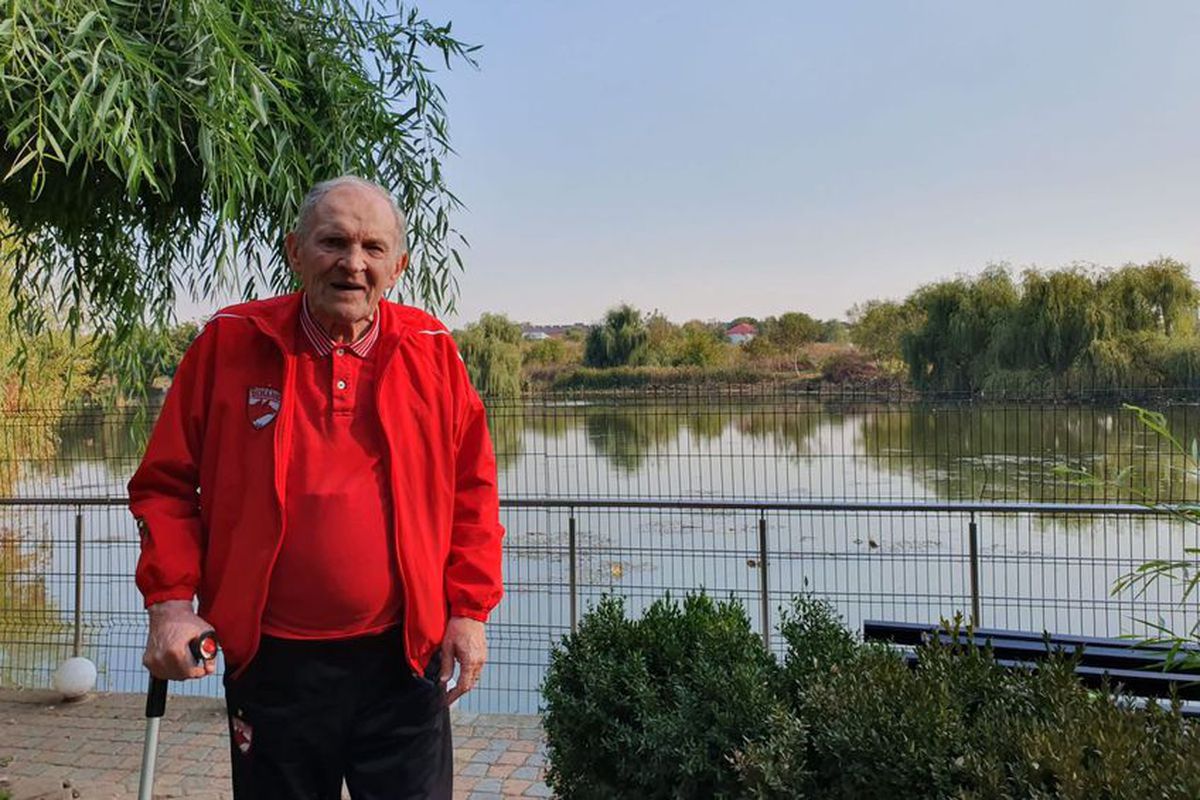 Mircea Stoenescu, condus pe ultimul drum de familie și foști colegi de la Dinamo » 30 de oameni au venit la înmormântare