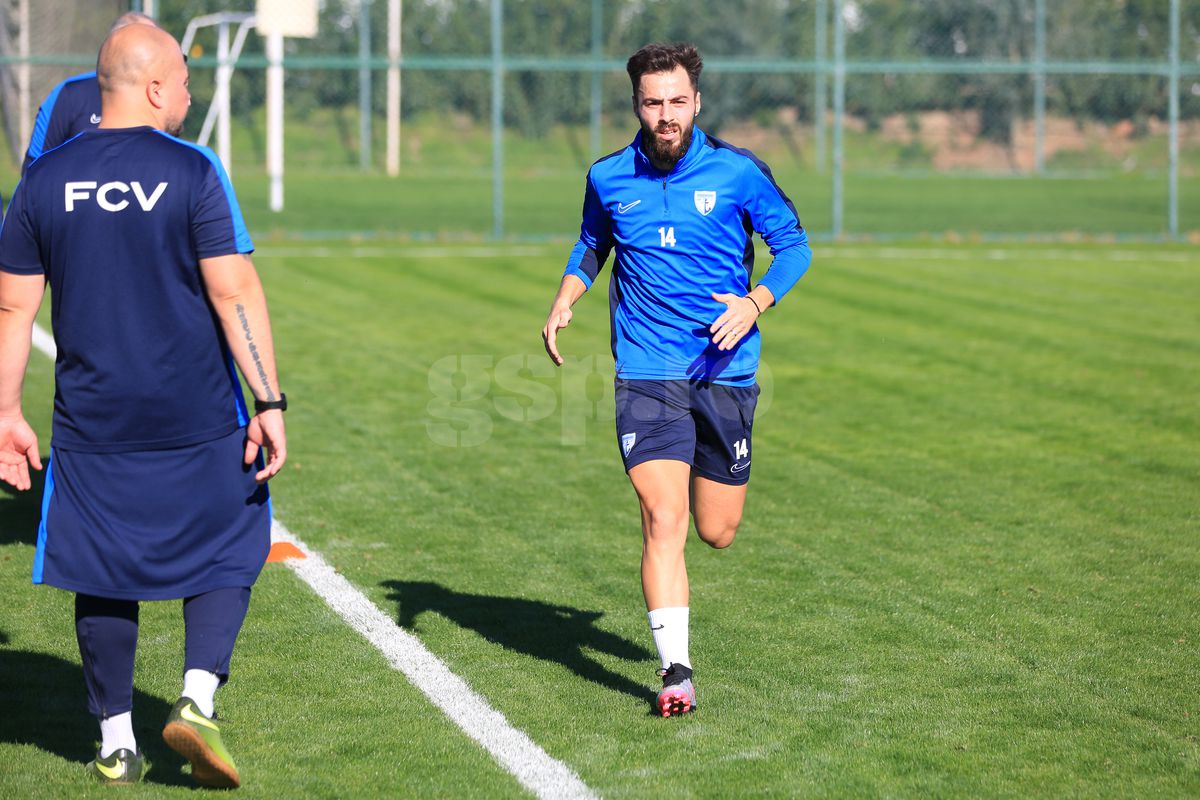 Neschimbat! La 43 de ani, fostul căpitan din Liga 1 se pregătește cot la cot cu fotbaliști mai tineri cu 20 de ani! GSP a surprins imaginile în Antalya