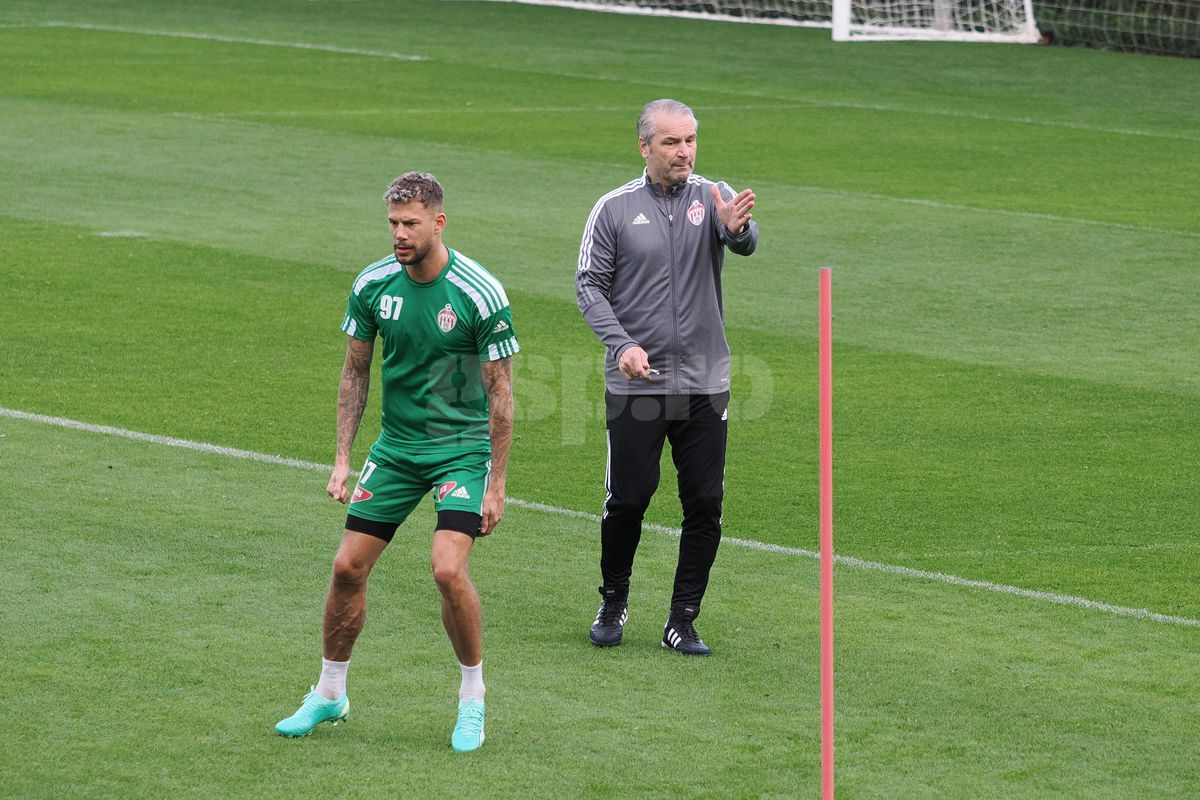 Pe cale de dispariție în România » Cum arată antrenamentele lui Sepsi sub Bernd Storck: neamțul, din altă ligă + cum și-a pedepsit jucătorii