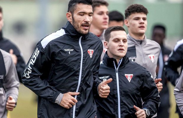 Reunire și la Arad! 26 de jucători s-au adunat sub comanda lui Mircea Rednic: o absență notabilă și o noutate