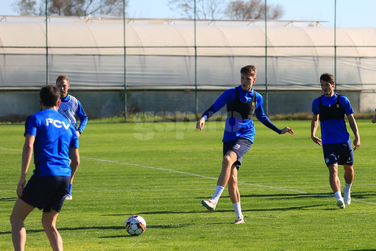 Neschimbat! La 43 de ani, fostul căpitan din Liga 1 se pregătește cot la cot cu fotbaliști mai tineri cu 20 de ani! GSP a surprins imaginile în Antalya