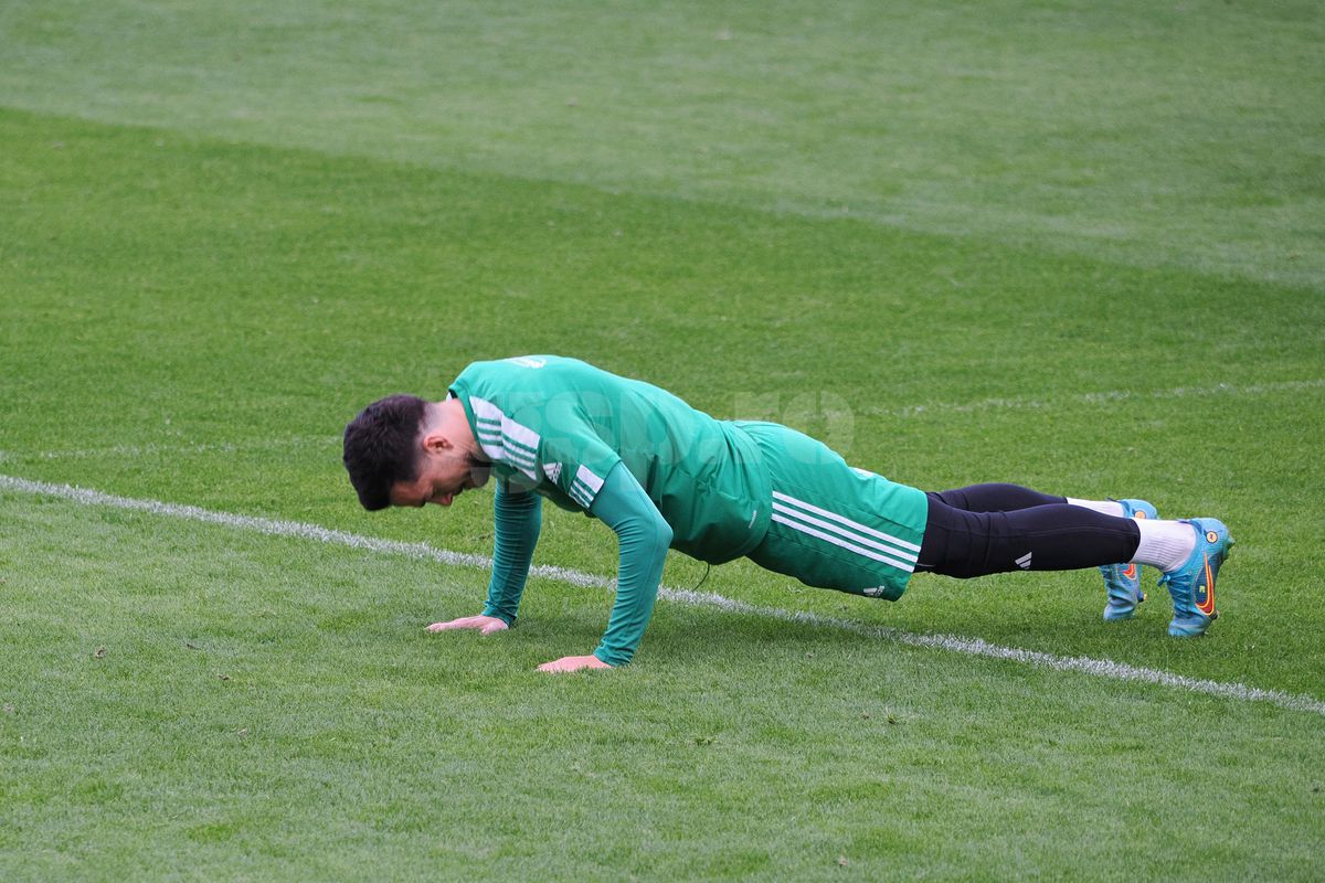 Pe cale de dispariție în România » Cum arată antrenamentele lui Sepsi sub Bernd Storck: neamțul, din altă ligă + cum și-a pedepsit jucătorii