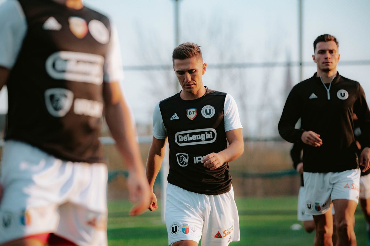 „A fost un șoc pentru noi!” » Jucătorii lui U Cluj, despre evenimentul recent care i-a bulversat. Primele imagini din cantonament