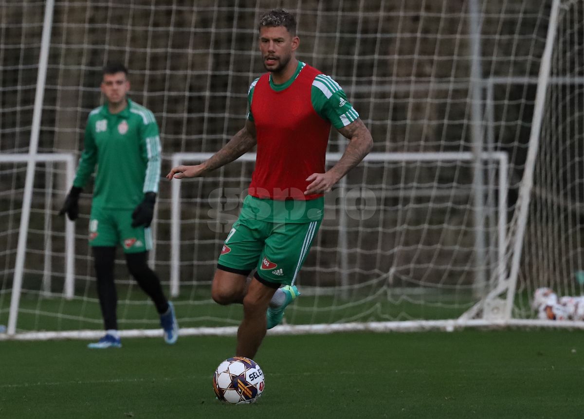 Pe cale de dispariție în România » Cum arată antrenamentele lui Sepsi sub Bernd Storck: neamțul, din altă ligă + cum și-a pedepsit jucătorii