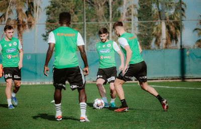 „A fost un șoc pentru noi!” » Jucătorii lui U Cluj, despre evenimentul recent care i-a bulversat. Primele imagini din cantonament