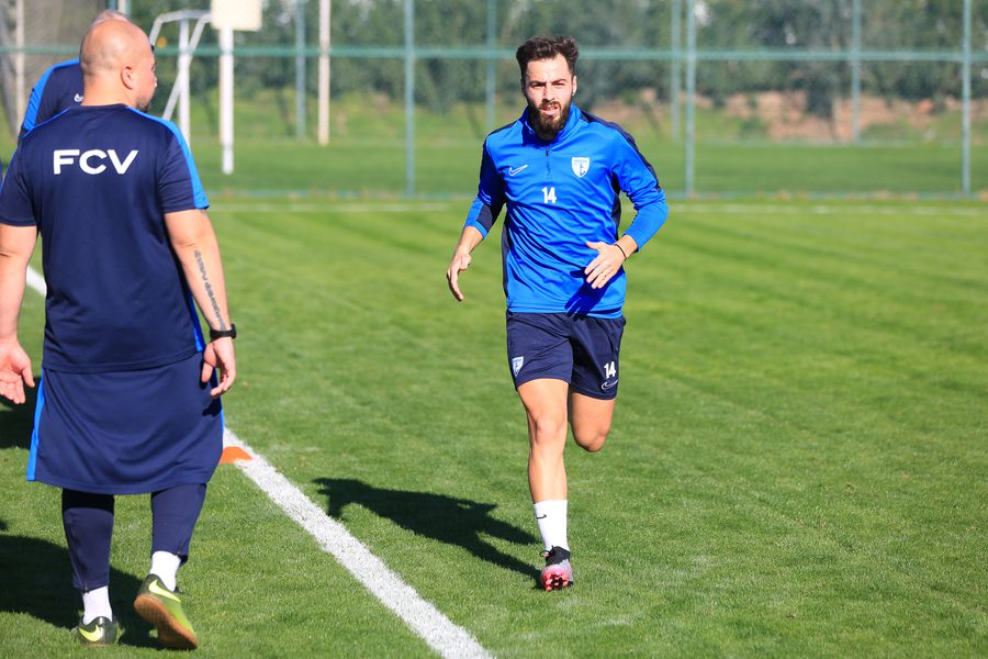 Andrei Ciobanu, la antrenamentul de azi al ilfovenilor Pierdere grea pentru contracandidata lui Dinamo: fotbalistul n-a venit în cantonament și caută despărțirea