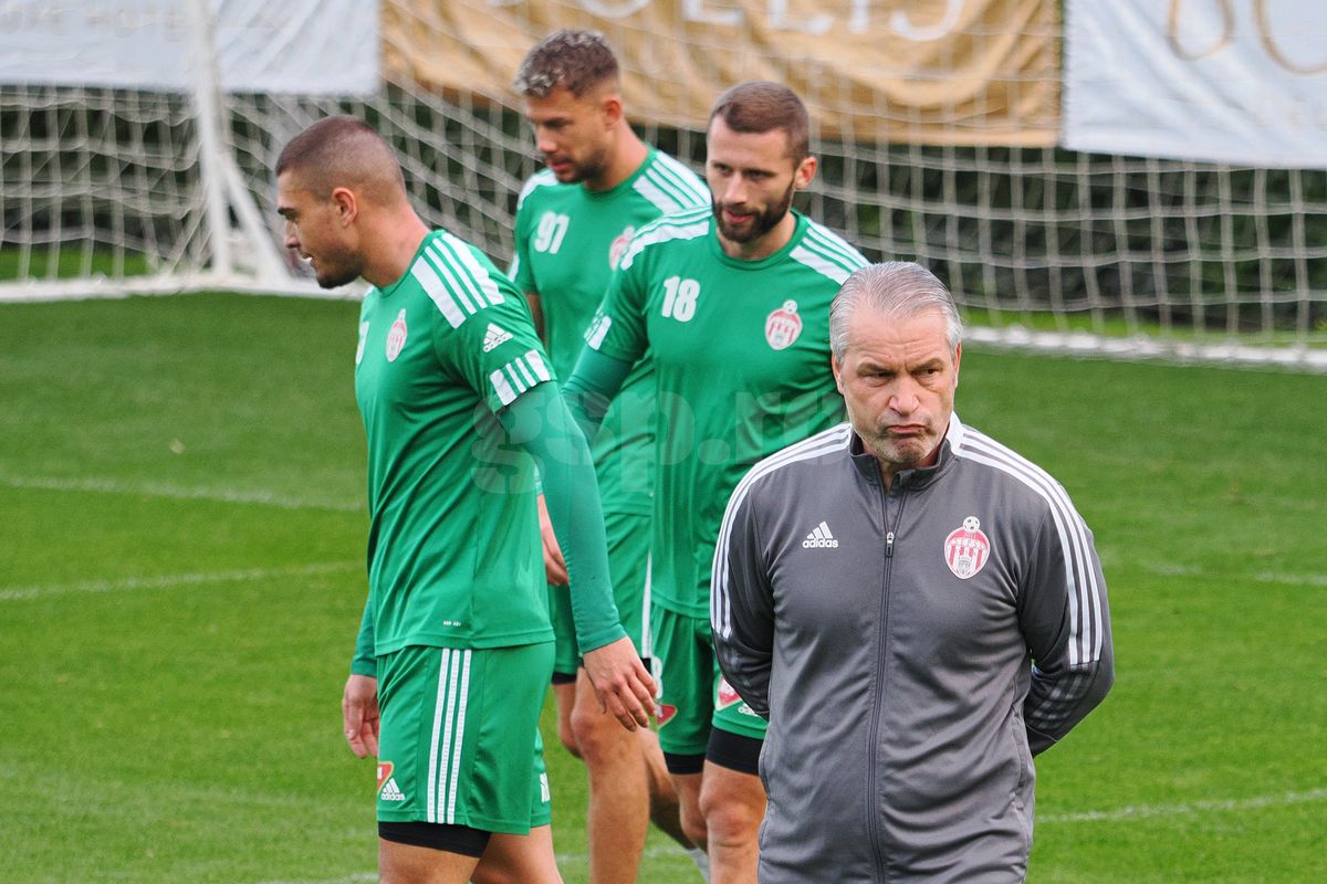 Pe cale de dispariție în România » Cum arată antrenamentele lui Sepsi sub Bernd Storck: neamțul, din altă ligă + cum și-a pedepsit jucătorii