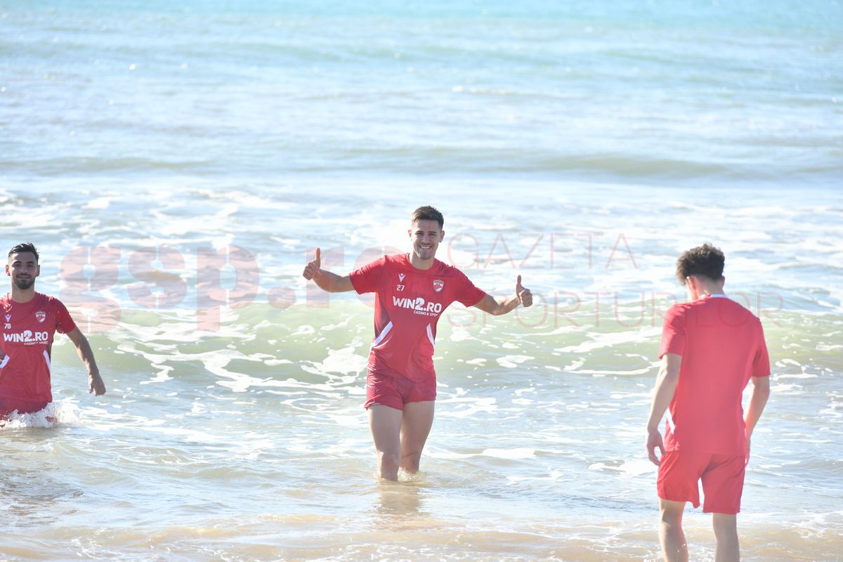 CORESPONDENȚĂ DIN ANTALYA Cine i-a băgat în cap muzica românească lui Adnan Golubovic: „Tana-nana. Manele și altele! Ia zi, frate, cine cântă?!”. Cum s-au împrietenit un sloven, un nord-macedonean și un croat la București, toți dinamoviști!