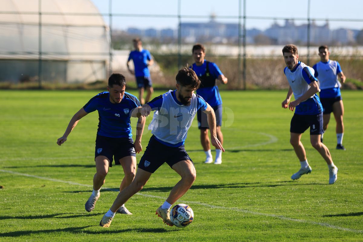 Neschimbat! La 43 de ani, fostul căpitan din Liga 1 se pregătește cot la cot cu fotbaliști mai tineri cu 20 de ani! GSP a surprins imaginile în Antalya
