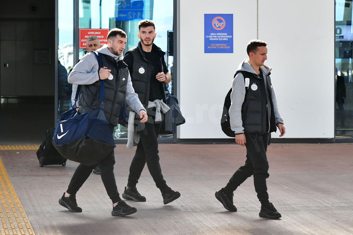 „Ia uite ce scrie aici!” » 6 detalii de la sosirea FCSB în Antalya: autocar venit pentru Steaua București + Lui Chiricheș nu i-au căzut „gradele”