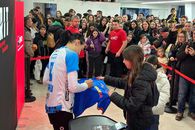 Dincolo de rivalitate » Imagini superbe surprinse la Brașov: Cristina Neagu a stat zeci de minute la autografe