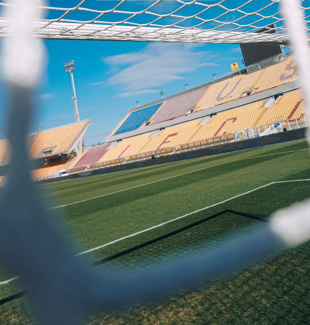 Dan Șucu, prezent pe stadionul Via del Mare, înainte de Lecce - Genoa. Foto: Instagram