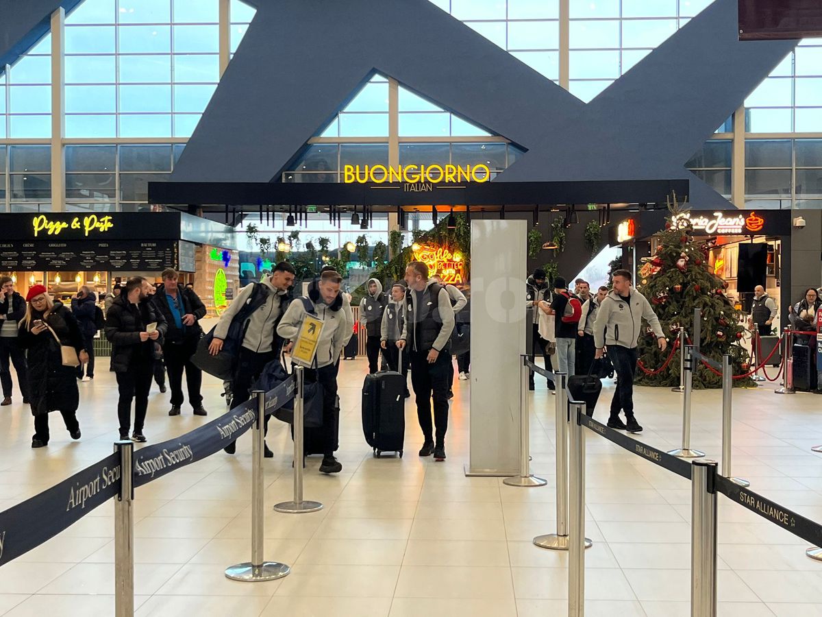 Unii cu leul, alții cu tigrul » Detalii inedite la plecarea FCSB în Antalya: două fețe noi în lot și 5 absenți + Ce versuri și-a scris Adi Șut pe valiză