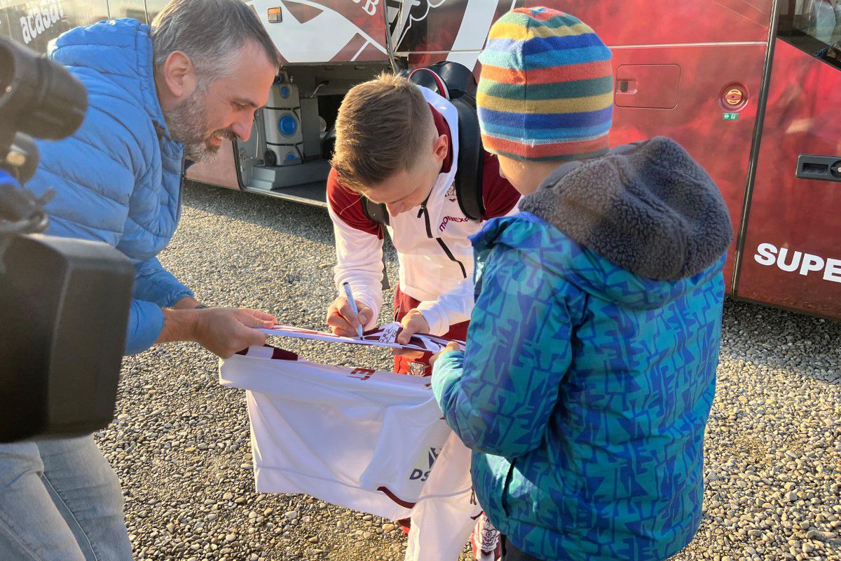 Rapid, reunire la „Constructorul” înainte de plecarea în Dubai