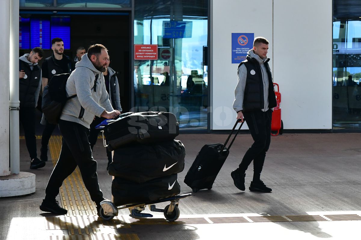 „Ia uite ce scrie aici!” » 6 detalii de la sosirea FCSB în Antalya: autocar venit pentru Steaua București + Lui Chiricheș nu i-au căzut „gradele”