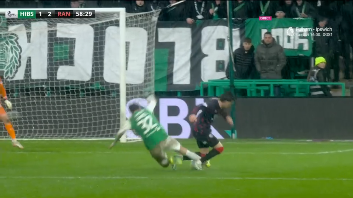 Ianis Hagi a comis un penalty în Hibernian - Rangers