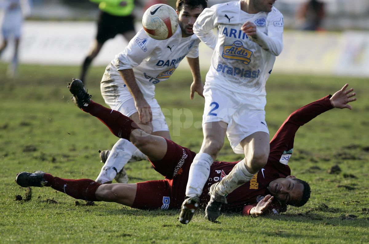 GLORIA BISTRITA - CFR CLUJ 2-2_24.11.2007