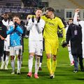 Jucătorii lui Napoli își aplaudă suporterii după 3-0 cu Fiorentina / Foto: Imago