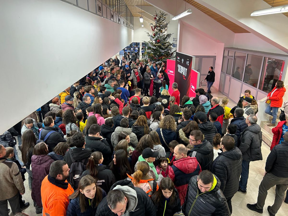 Cristina Neagu, noi mărturisiri: „Eram vânătă în fiecare zi, era foarte greu fizic” + Cum s-a schimbat handbalul, ce mănâncă și cum se odihnește: „Merg cu perna mea de acasă peste tot”