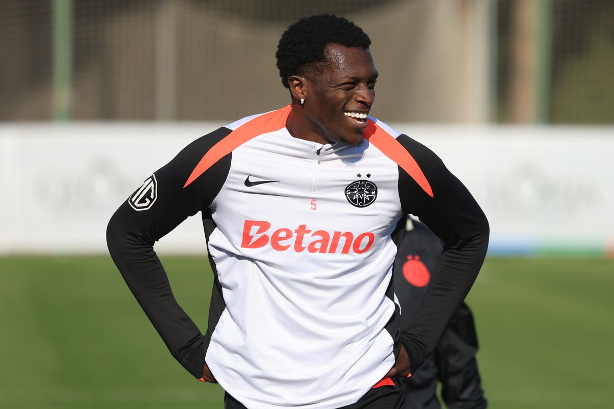 Chinuiți în Antalya » Fotbaliștii de la FCSB, „storși” de Neubert la antrenament! Imagini tari din Turcia