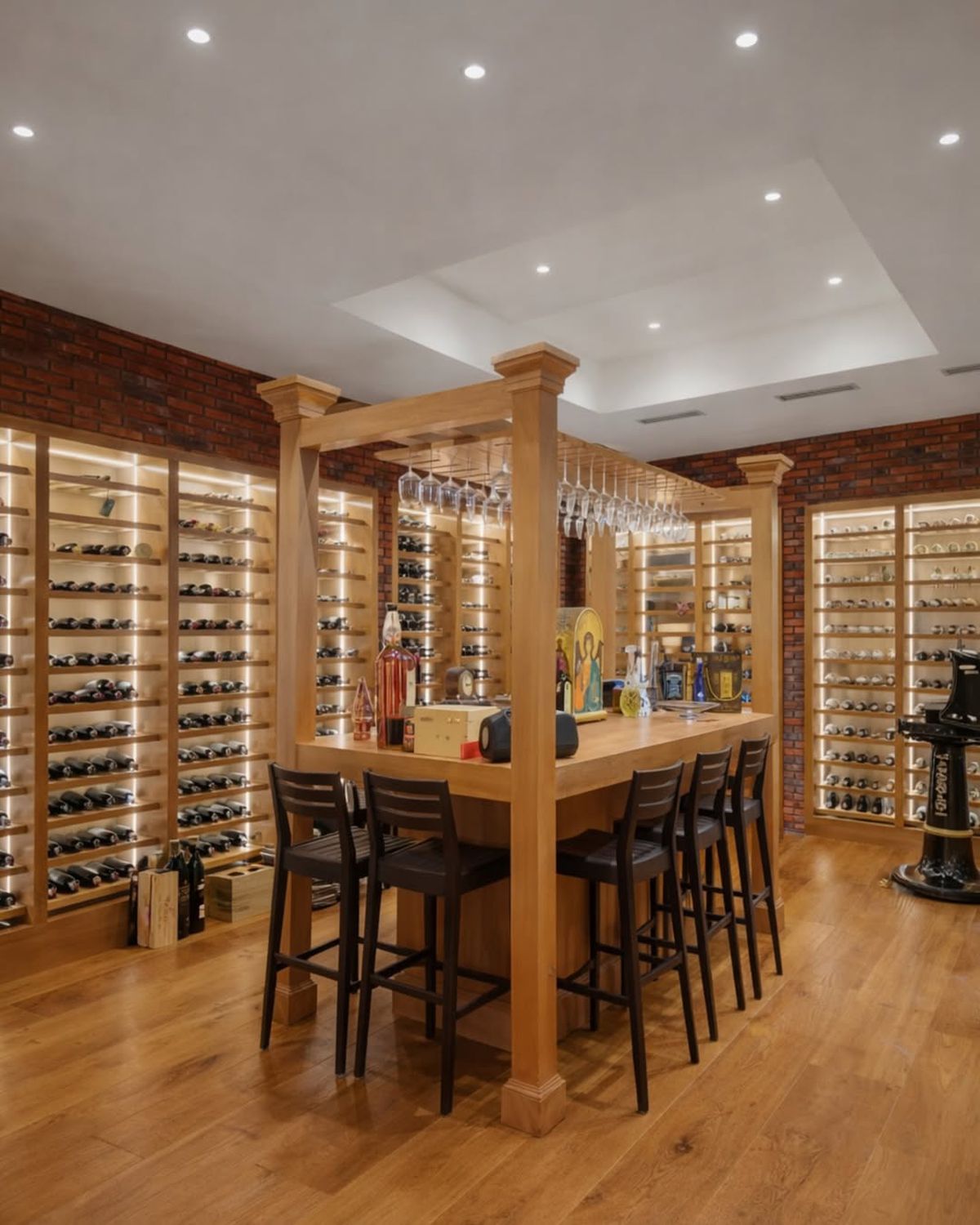 O noapte în vila privată a lui Novak Djokovic costă cât un sfert dintr-o garsonieră în București