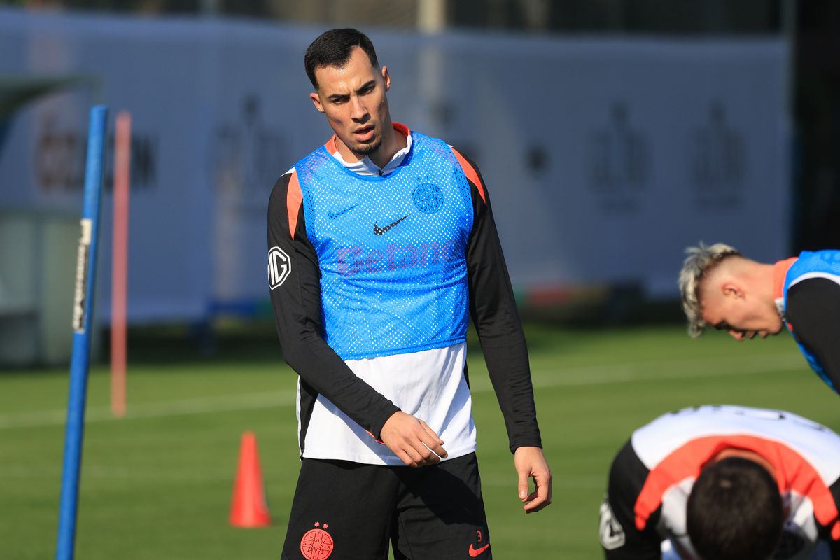 Chinuiți în Antalya » Fotbaliștii de la FCSB, „storși” de Neubert la antrenament! Imagini tari din Turcia