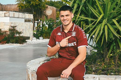 Rapid l-a prezentat pe Daniel Paraschiv: „Urmează primul antrenament”