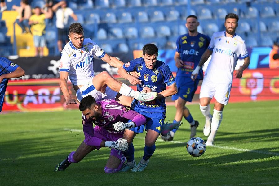 Ionuț Gurău, în acțiune pentru Slobozia // foto: Imago Images Portarul Ionuț Gurău a semnat în Superligă!