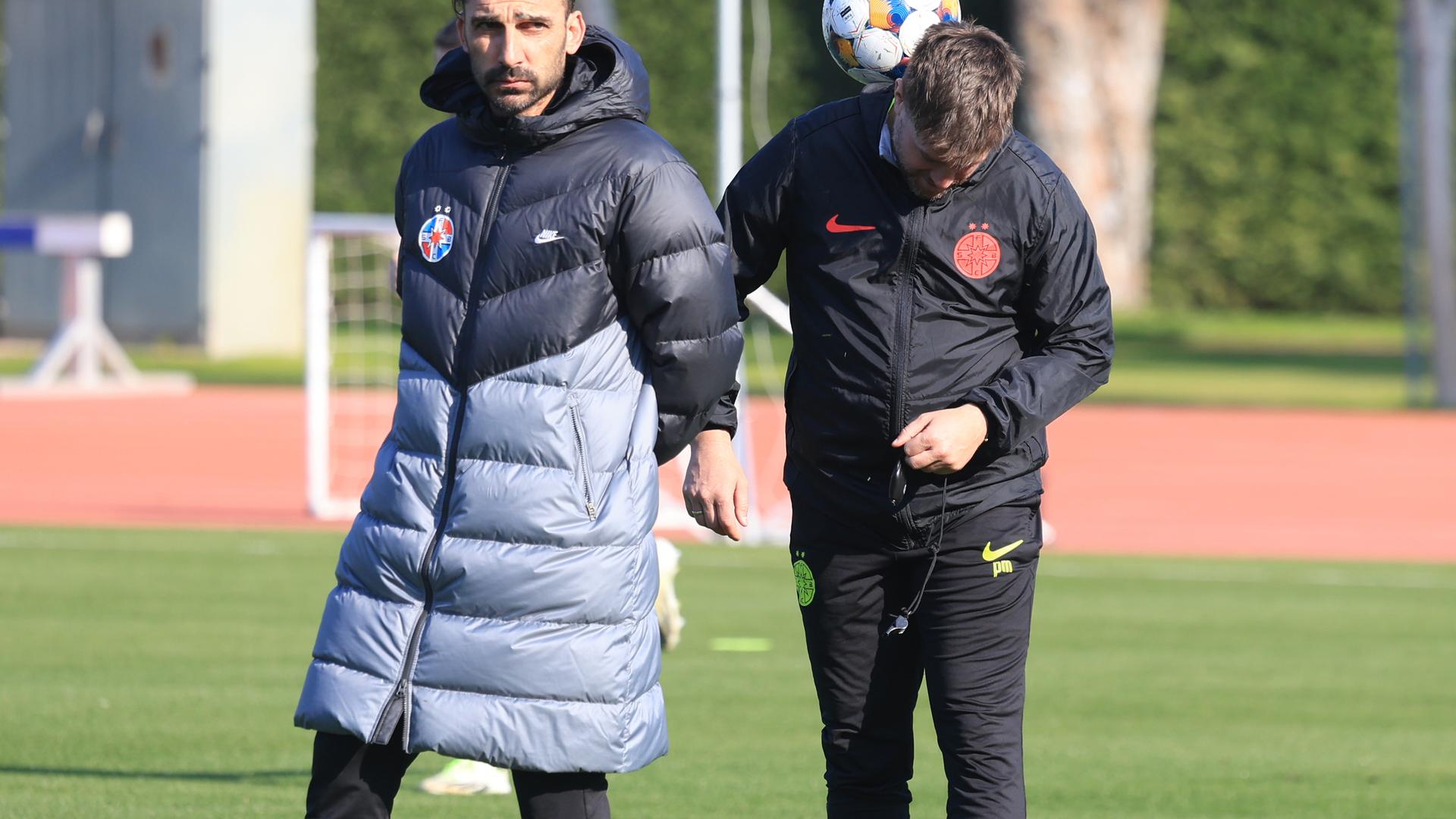 Jucători FCSB în tranziție ofensivă rapidă contra defensivei fragile a lui Dinamo Zagreb în meciul de fotbal european. | sursa foto: Gazeta Sporturilor