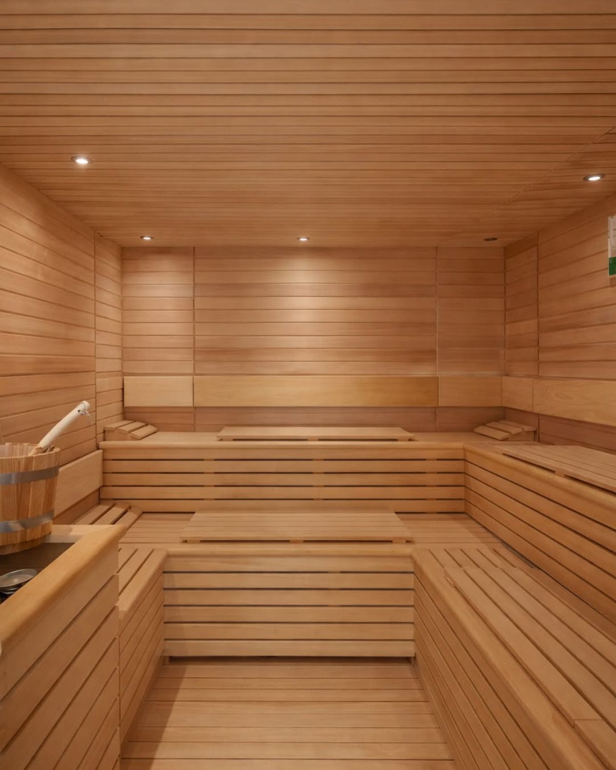 O noapte în vila privată a lui Novak Djokovic costă cât un sfert dintr-o garsonieră în București