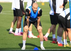 Chinuiți în Antalya » Fotbaliștii de la FCSB, „storși” de Neubert la antrenament! Imagini tari din Turcia