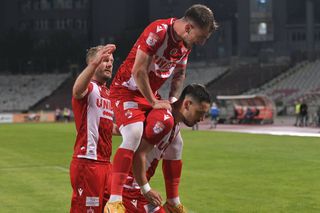 Fostul jucător al lui Dinamo, aflat în același hotel cu „câinii” în Antalya, vorbește despre o posibilă revenire: „A fost locul în care m-am simțit bine.”