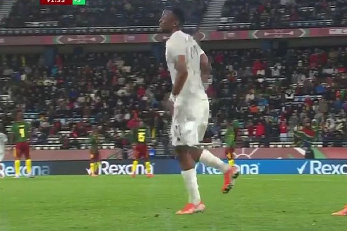 Emoții pentru FCSB » Ce a pățit Ngezana la Cupa Africii