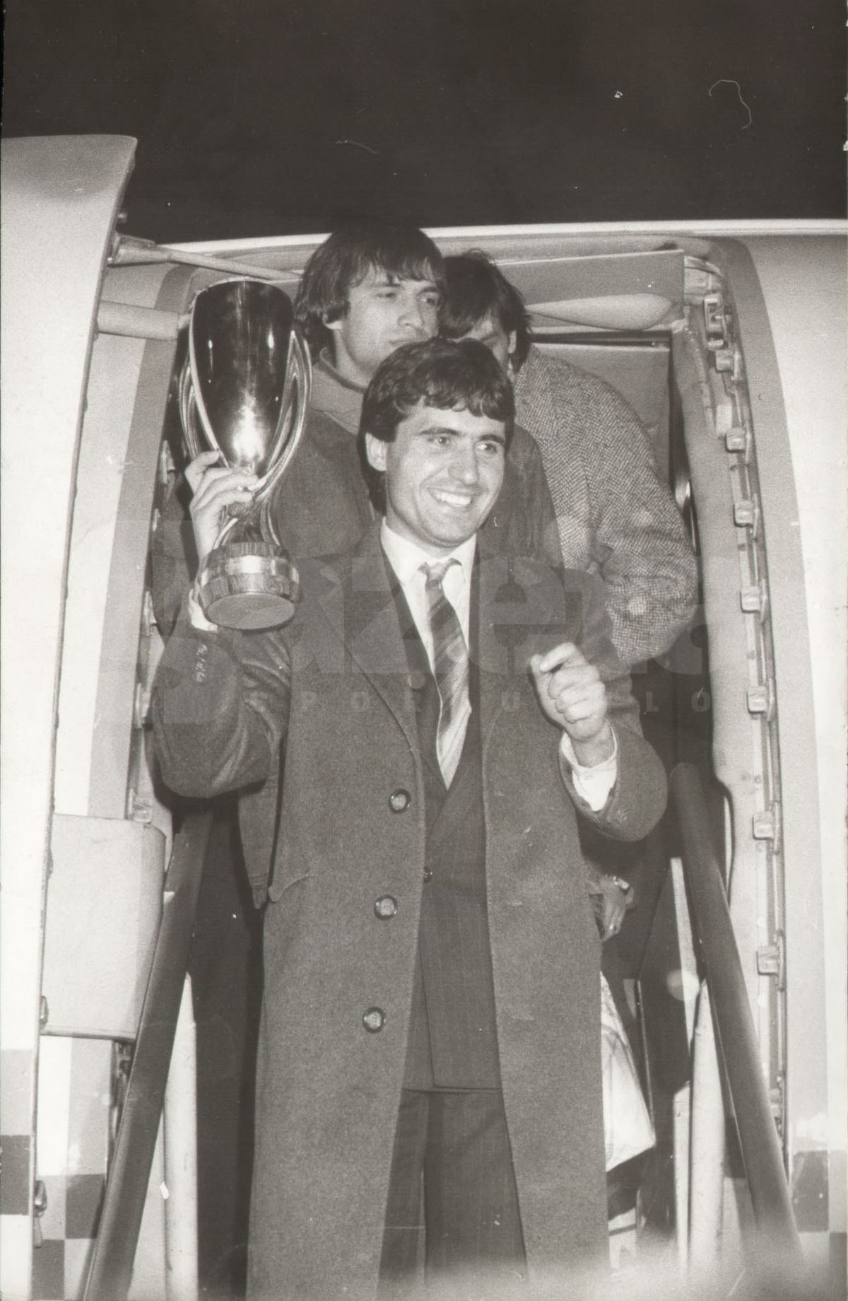 Gică Hagi a împlinit azi 55 de ani! Cele mai tari imagini din cariera „Regelui” + 10 lucruri inedite