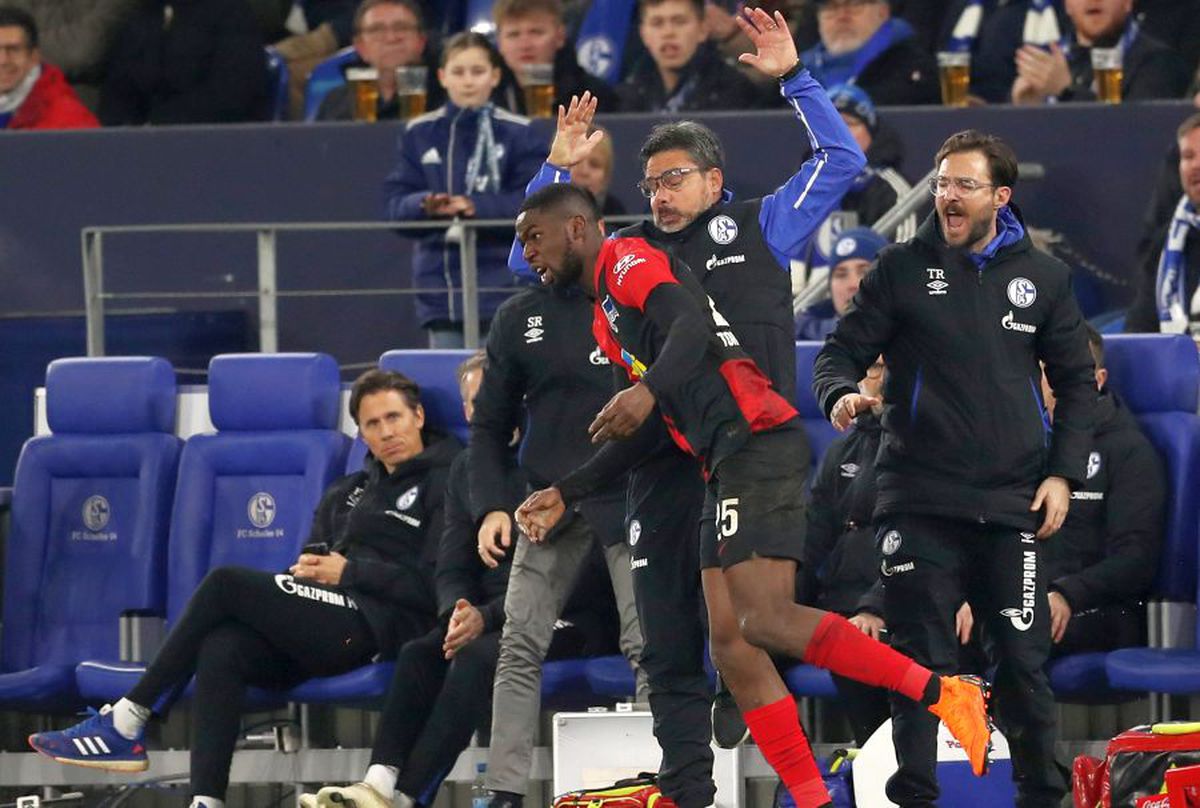 SCHALKE - HERTHA 3-2 // FOTO Scandal rasial IMENS în Germania! Insultat de huliganii lui Schalke, Jordan Torunarigha a plâns și a vrut să iasă de pe teren