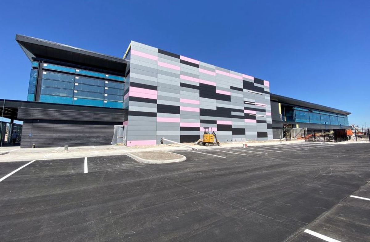 VIDEO + FOTO Cum ar fi arătat scaunele de pe noul Ghencea, dacă David Beckham s-ar fi ocupat de stadion :) » Imagini de azi