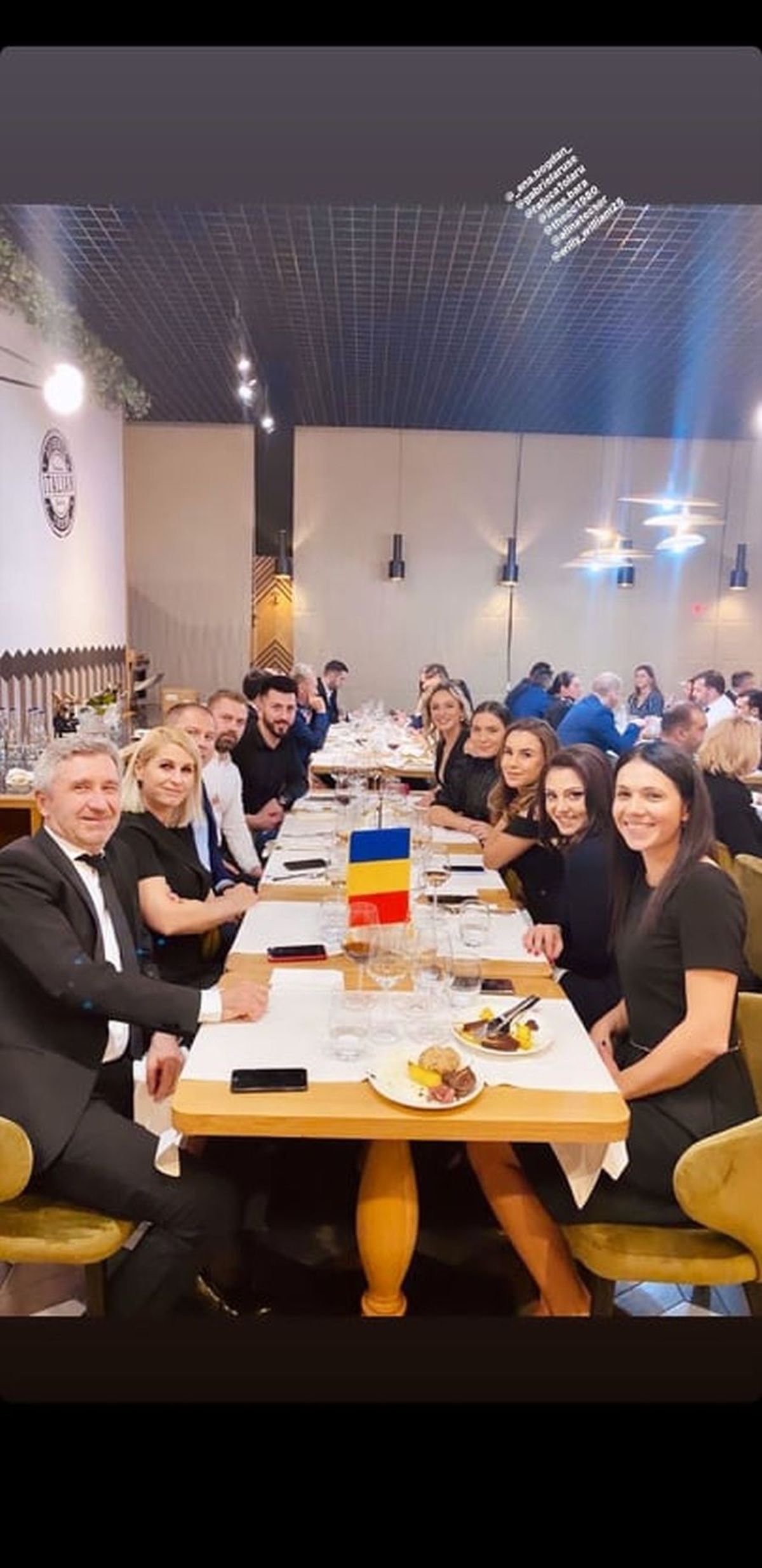 FED CUP, ROMÂNIA - RUSIA // FOTO Apariție răvășitoare a „tricolorelor” la dineul oficial