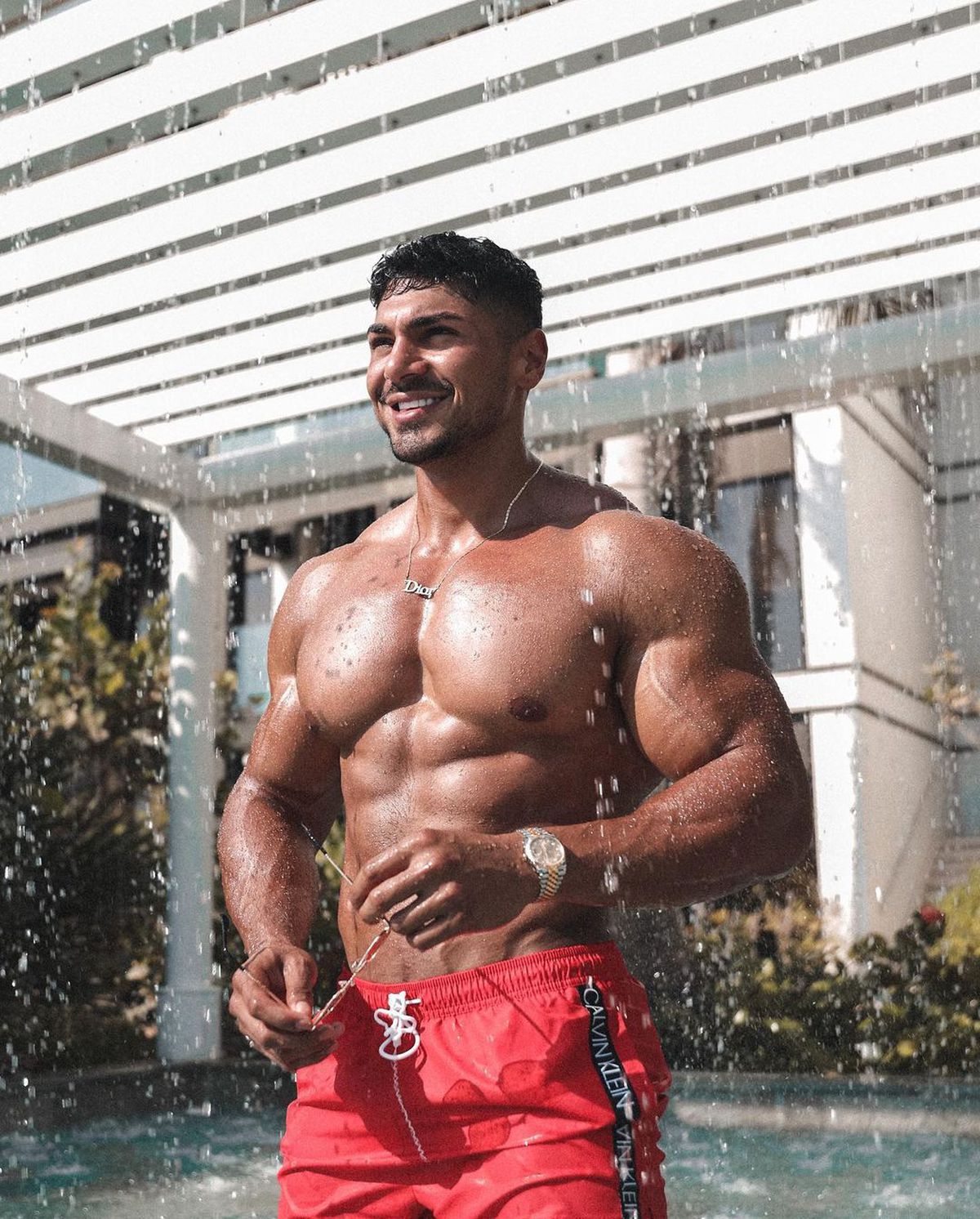 FOTO Cine e sportivul care le depășește pe Inna și Antonia în topul celor mai urmărite persoane din România pe Instagram