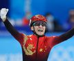 Wu Dajing (China), sărbătorind victoria în proba de mixt patinaj viteză